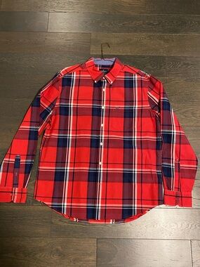 American Eagle Outfitters Red & Navy Plaid Button-Down Shirt